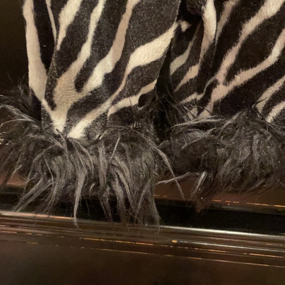 Greggy Girl Two piece animal outfit - Picture 7 of 8